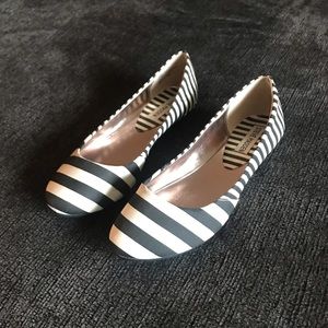 NWOT Steve Madden Flats